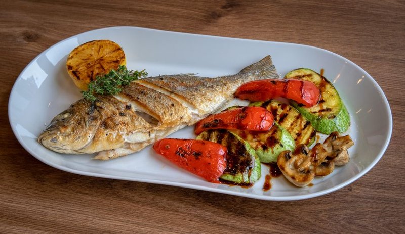 Gegrilde zeebaars